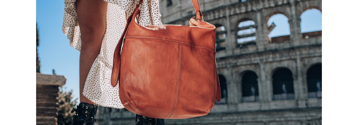 Die Hobo Bag ist die perfekte Damentasche aus Leder für den Alltag